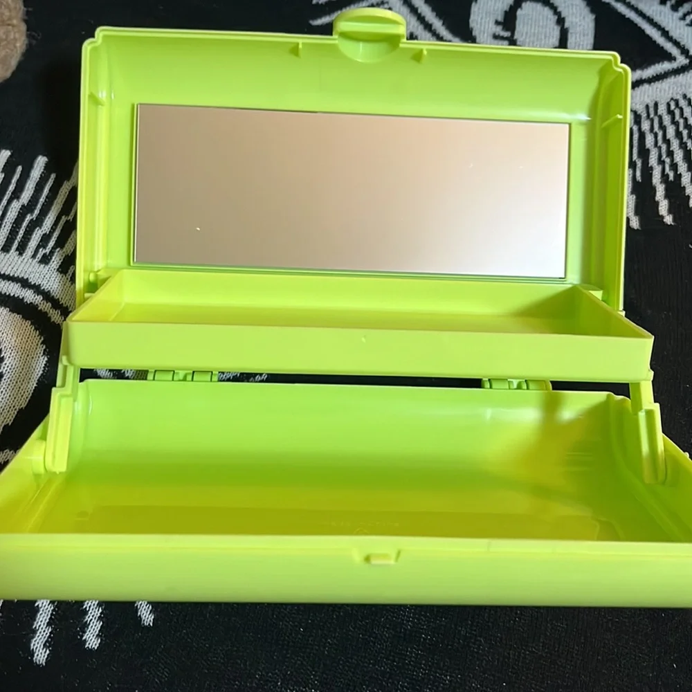 NWOT Caboodles fun fun beauty organizer